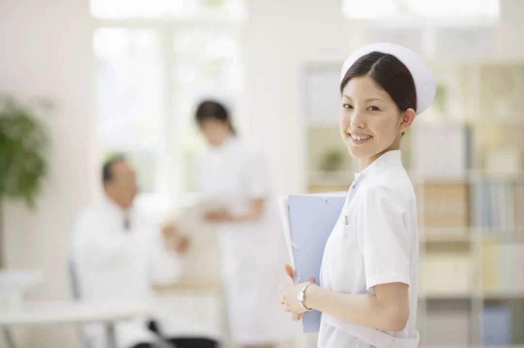 浙大撤销护理本科专业！念到博士的护士，你觉得有没有必要