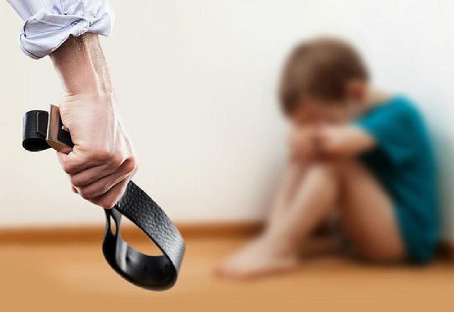 上网课第一天，藤条分分钟被抢空，有几种情况家长真的不能打孩子