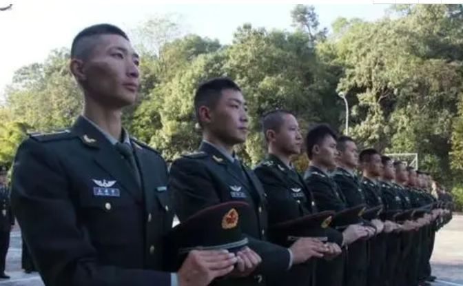 高考500分左右报考这4所军校，毕业就业“铁饭碗”，中等生别错过