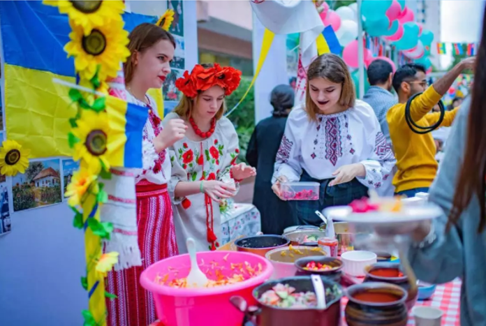 坐拥全国第一、中国首个！上海这所高校还走出央视记者、外交官等名人！