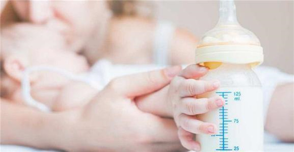 如果婴儿会发朋友圈，他们会聊点什么呢？脑补一下，超级可爱