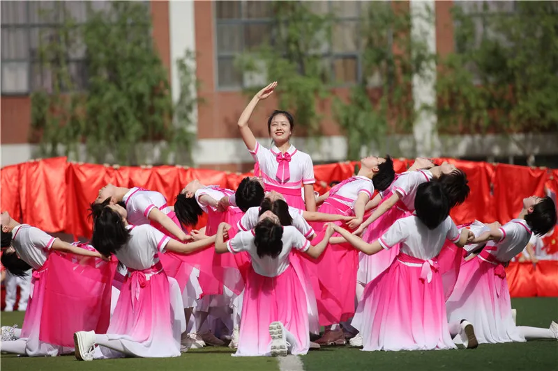 超燃运动盛会·震撼灞柳河畔！西安铁一中滨河第八届体育节暨田径运动会火热进行中……