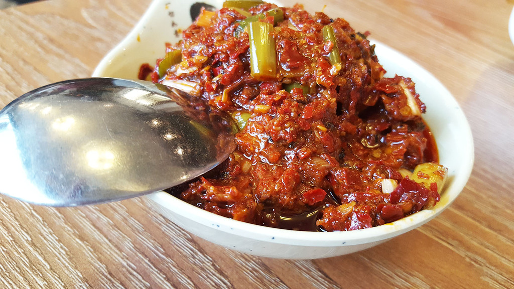 两广地区吃狗肉,除了玉林脆皮狗肉,还有湛江白切狗肉都名不虚传