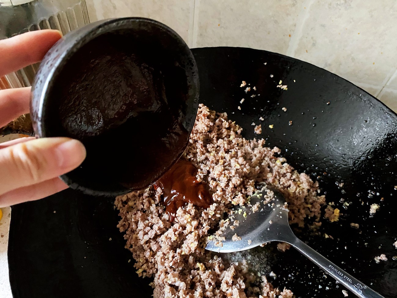 醬肉包子餡的最佳配方(用料精確到克醬肉包餡料技巧總結)