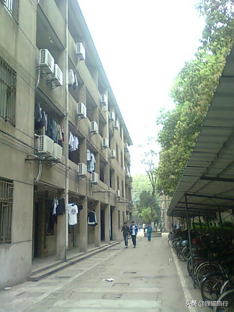 百年名校南京大学一日游，八年前的老照片带你回忆南大