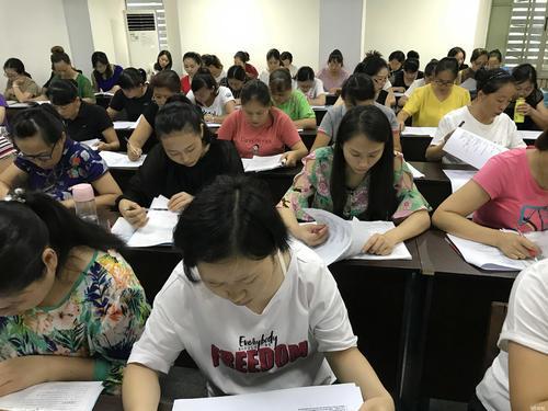 重庆八中公开招聘信息后，为何清北学生纷纷去应聘，原因很简单