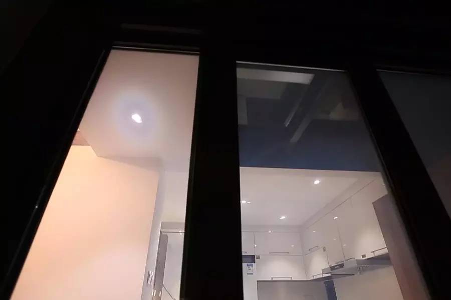 北京二环25㎡小屋，为让女儿回家住，年迈父母坚持睡6㎡露台