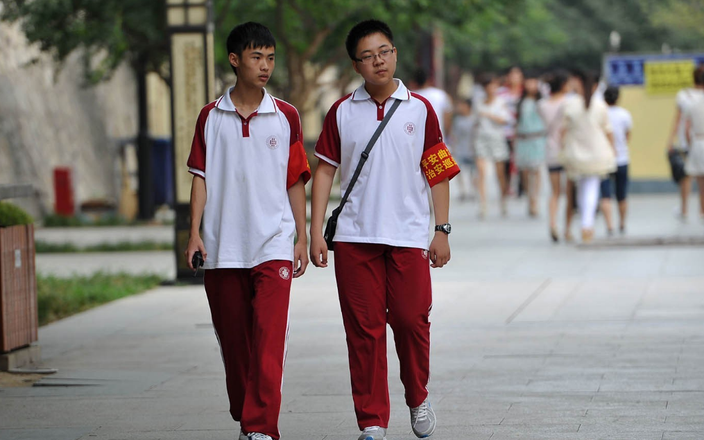 世界各國校服公開，英國紳士，日本可愛，中國才是“青春”