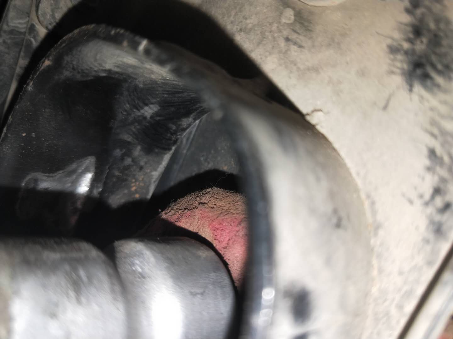 奥迪2.8V6发动机故障一大堆，最吓人的是差点把发动机甩出去