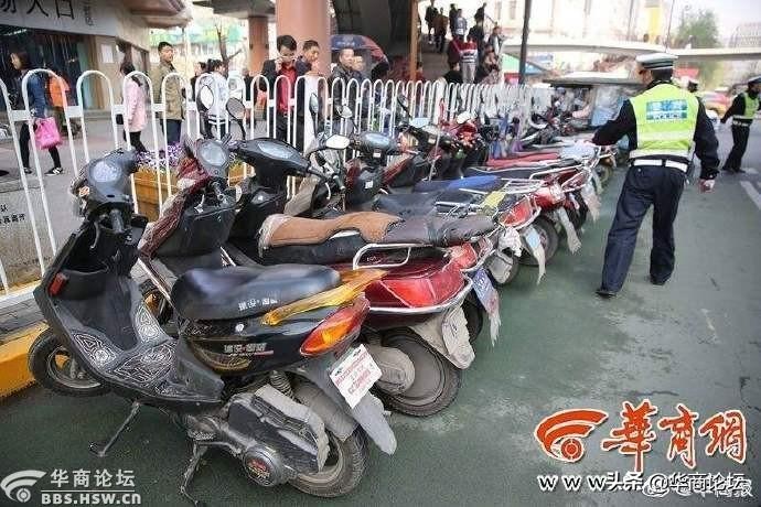 每日最陕西｜西安华清园实验小学某教师数次掌掴学生 多名家长称自己的孩子也被打过 教育局正调查