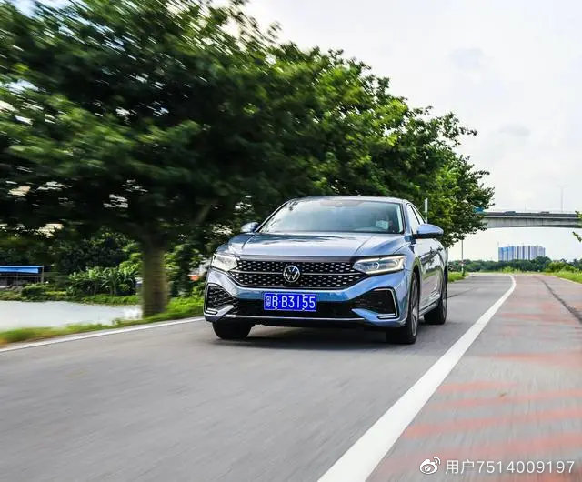 试驾｜摆脱以往的商务气息，试驾上汽大众新帕萨特330TSI