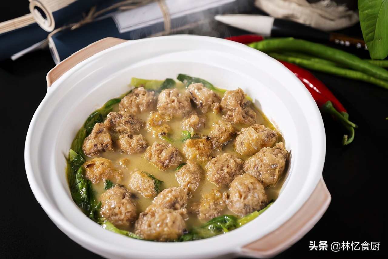 水煮丸子的家常做法（美味简单的清水丸子的烹饪指南）