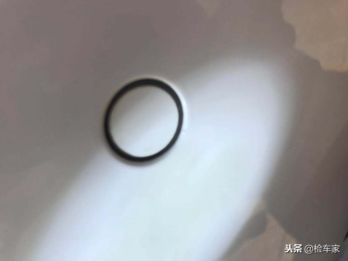 4年贬值40万的奔驰SLK 收入到多少你会买这款车？