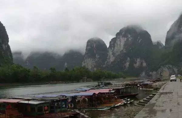 寻一处静谧，赶一场春雨