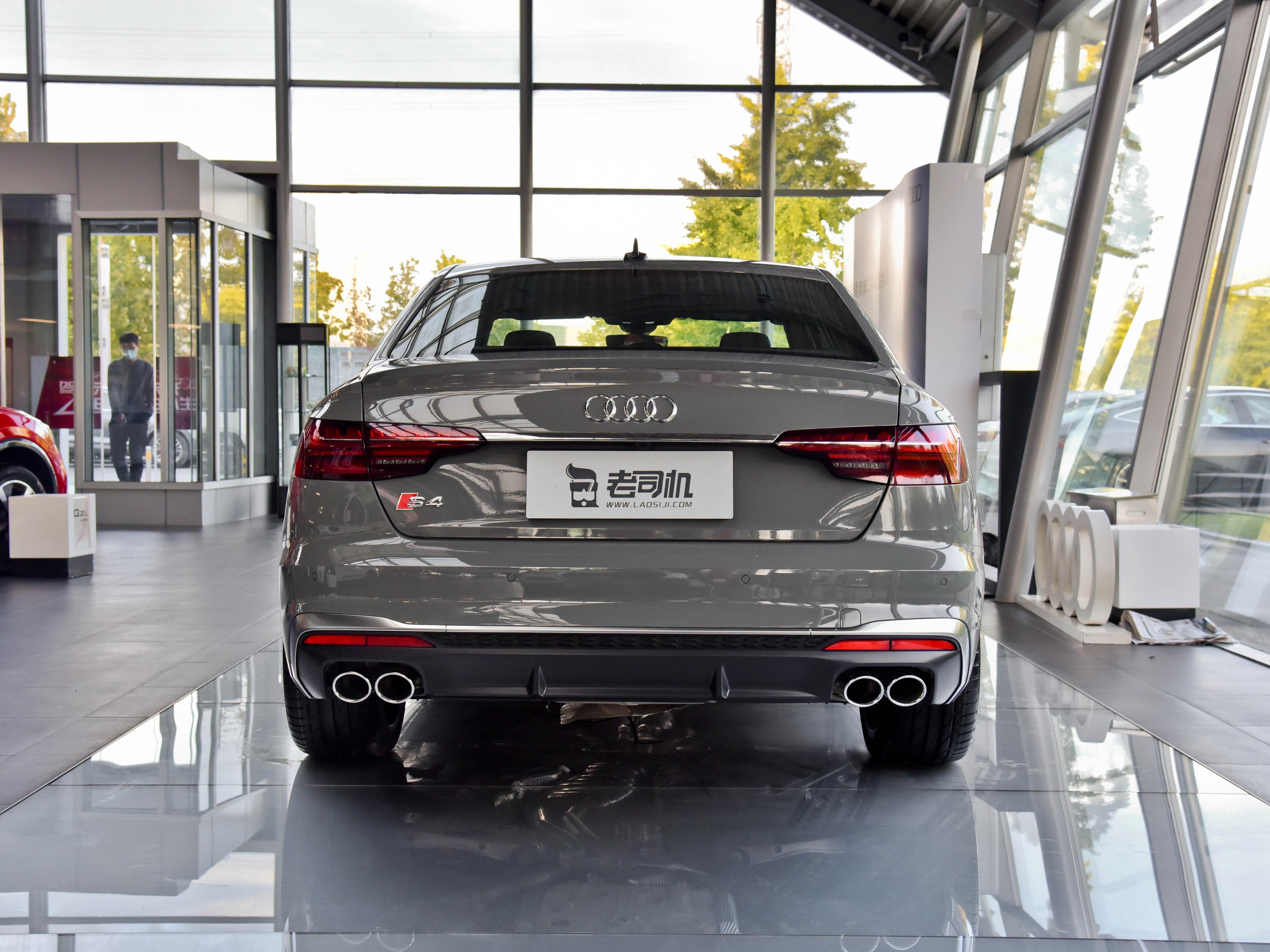时尚潮流的中型车，3.0V6，原装进口，实拍奥迪S4