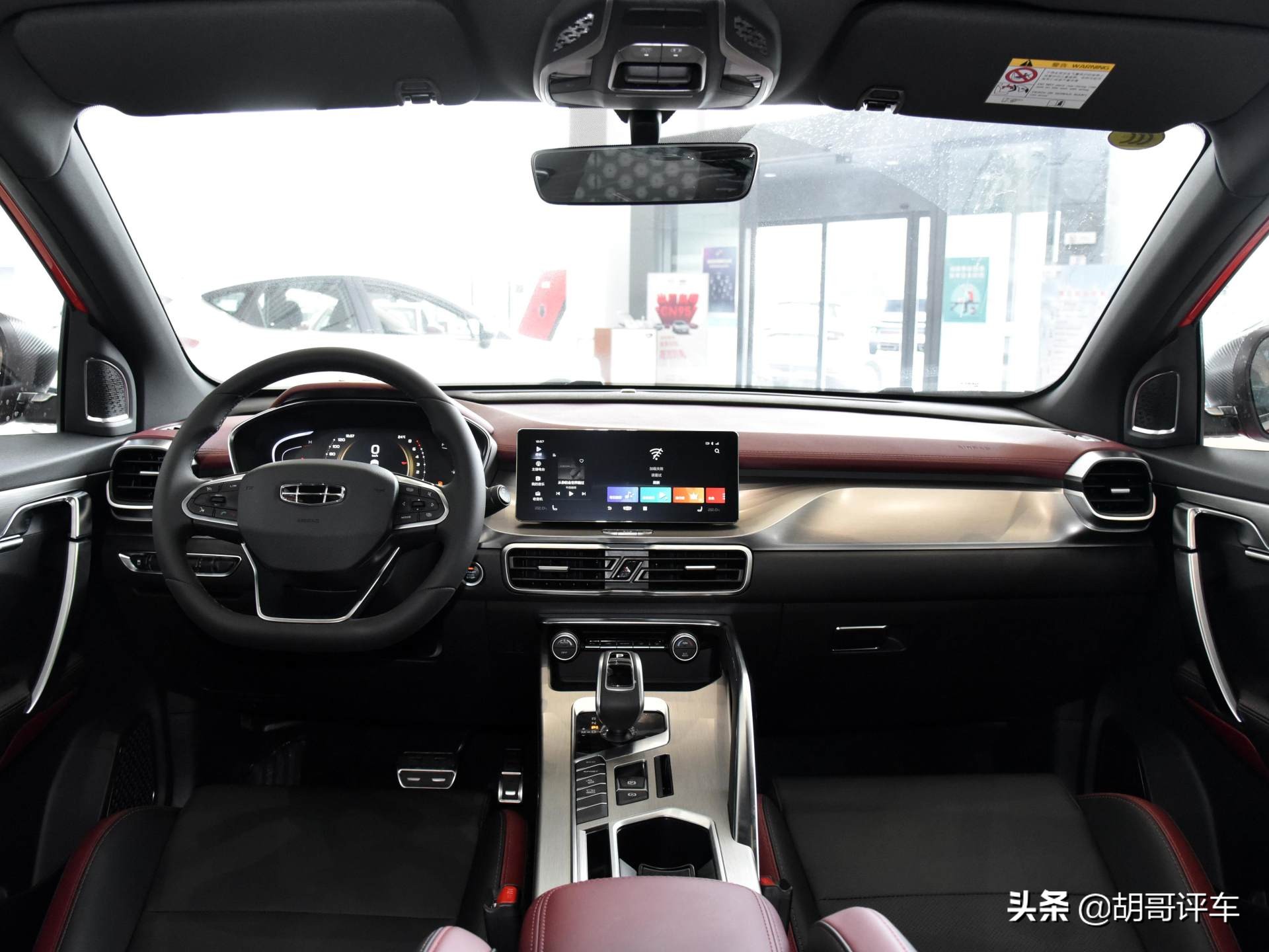 空间越级，外观设计更年轻，七万起售家用SUV，实拍吉利缤越