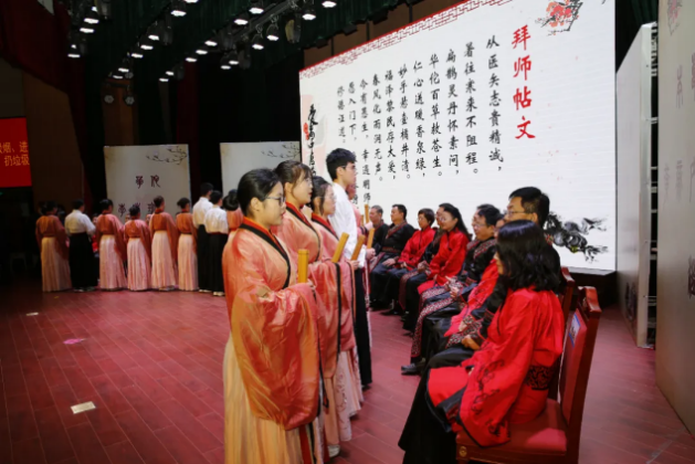 43岁立志学医，她高分考入南方医科大学名老中医传承班，5年毕业实现医学梦想