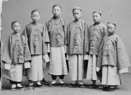 《辛丑条约》赔款分39年还清，但10年后清就亡了，剩下的债呢