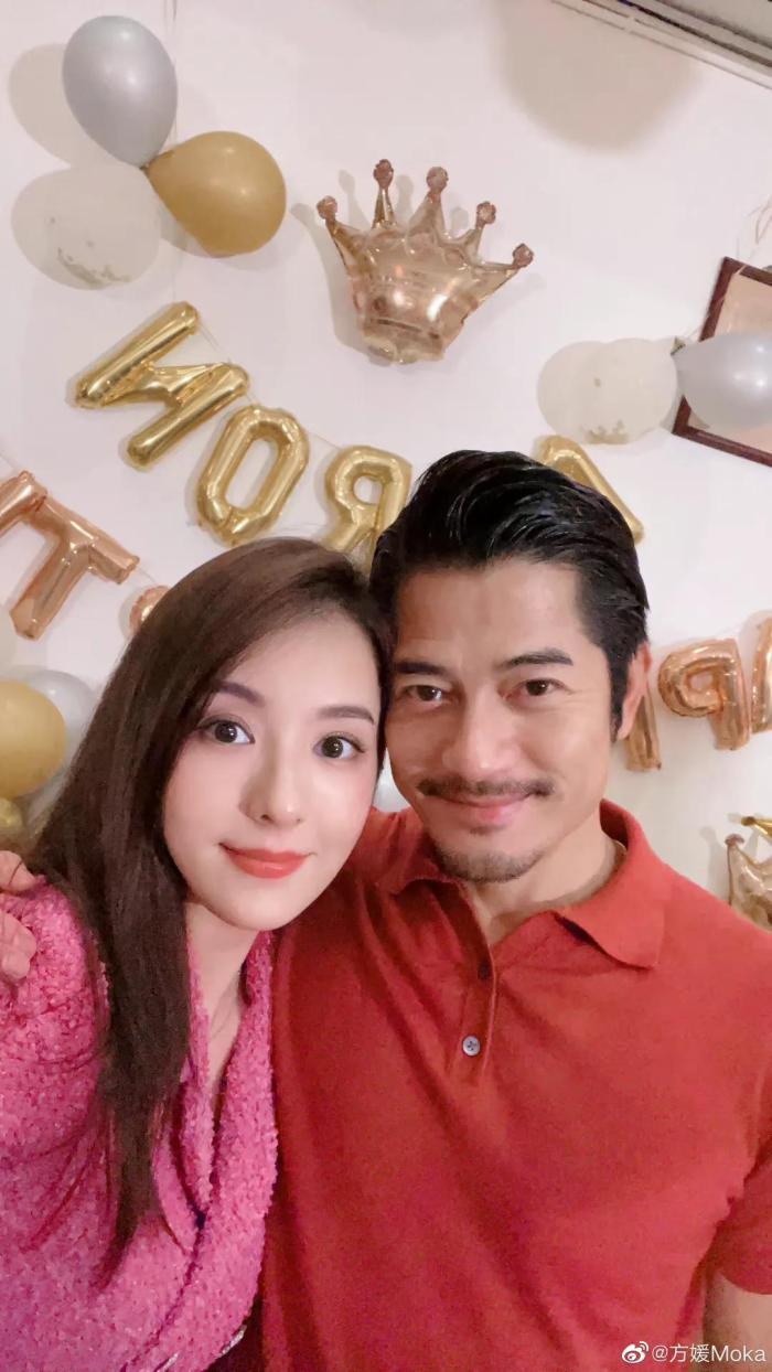 方媛晒母女三人美照，大宝长发及腰气质甜美，小宝鼻子嘴巴像妈妈