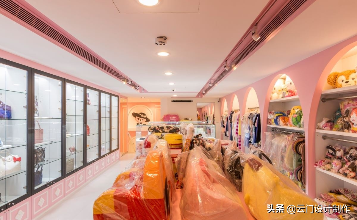 走进城市里的自主品牌店装修！老门市房改造粉红色日系精品专卖店