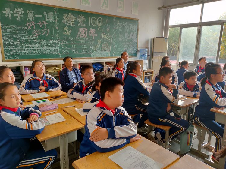 坊子区三马路小学：以研促教，砥砺前行(图9)