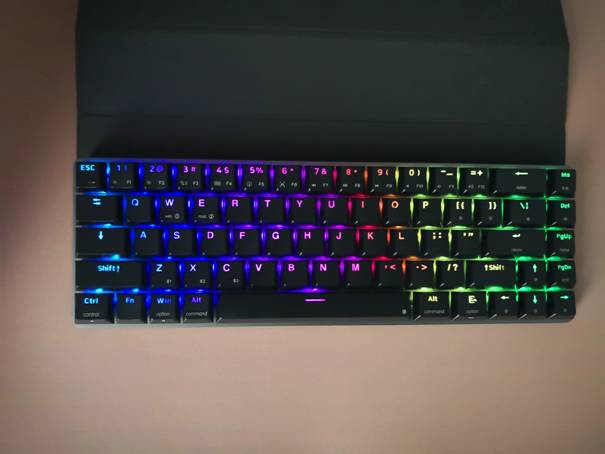 机械键盘居然如此纤薄- SKYLOONG 小呆虫 NT68 便携无线键盘评测