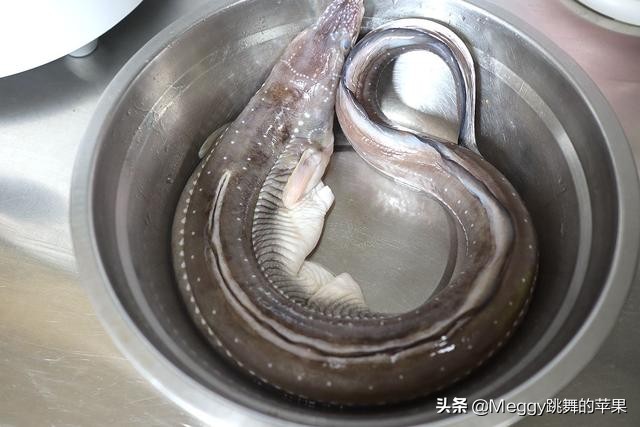 再也不吃外面的鳗鱼饭了，自己做的好吃又省钱，香嫩肥美真过瘾