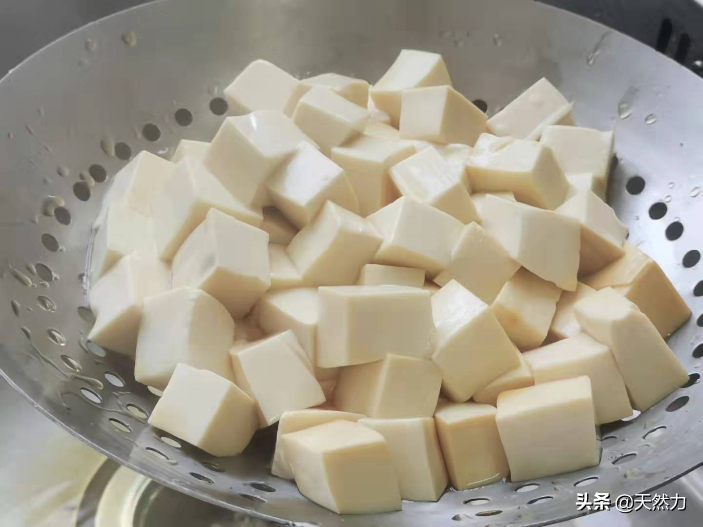 麻婆豆腐的传统做法，详细的步骤和技巧，味道正宗，好吃过瘾