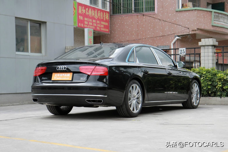 奥迪A8L 6.3L W12版实拍，别在它面前说霸气，售价250万的灭霸