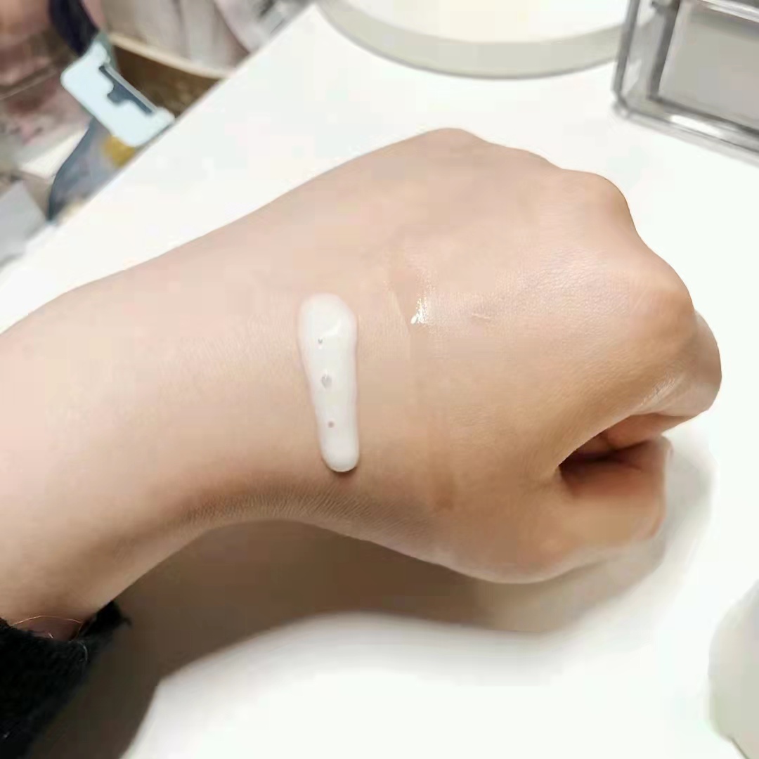 四大抗老水乳分析：CPB高端，资生堂美白+紧致，你用过哪个？