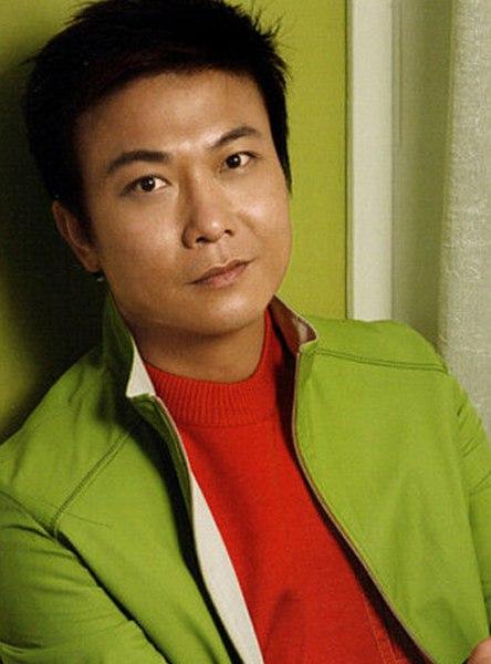 被洪金宝捧红的钱嘉乐,曾多次向李珊珊求婚,最后却娶了汤盈盈