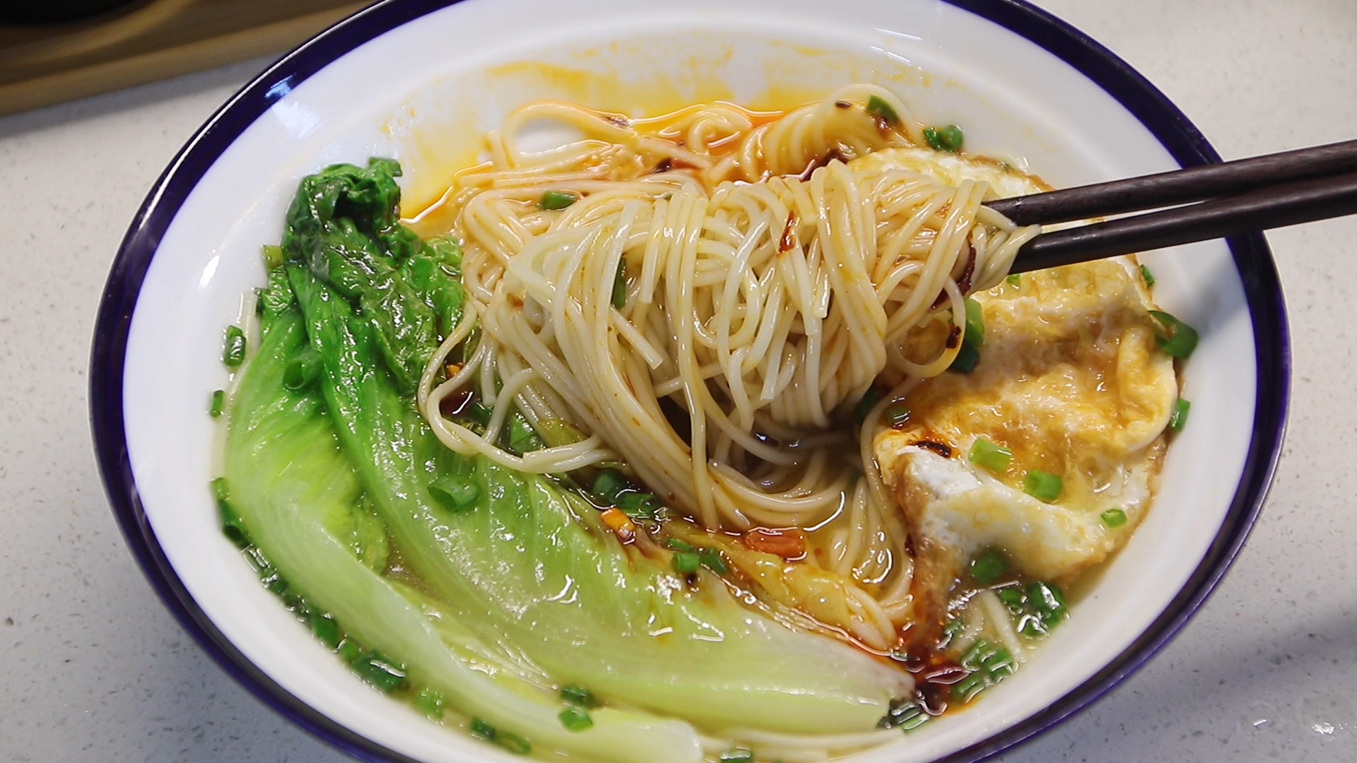 煮面条水开下锅还是凉水下锅？原来是根据面来决定的，很多人不懂