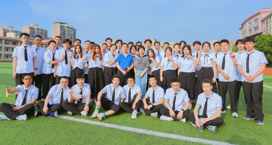 “低进高出”的“特异功能”：师生合力“逆袭”一往无前