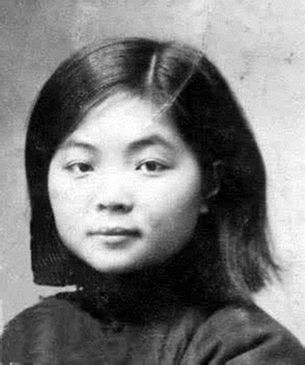 陈赓妻子王根英32岁被日军残害，陈赓重病痛哭，为她守节并合葬