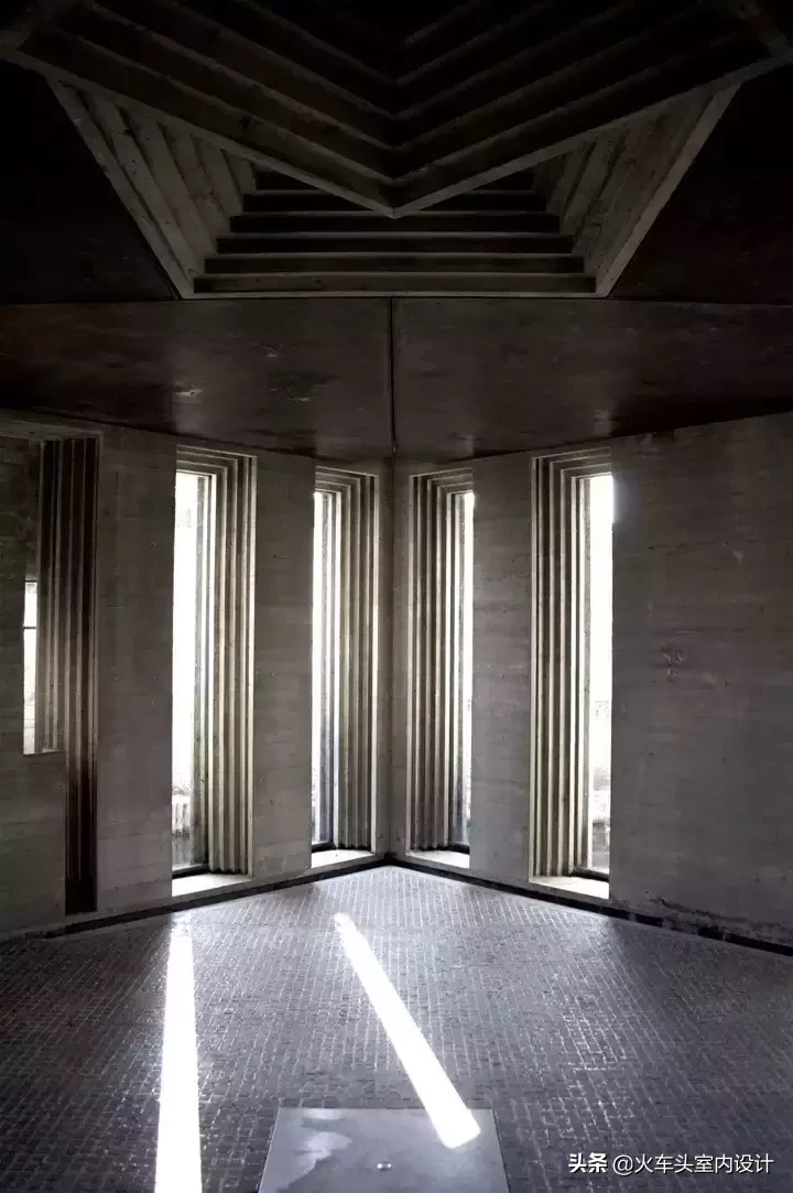 解构主义=凹造型？