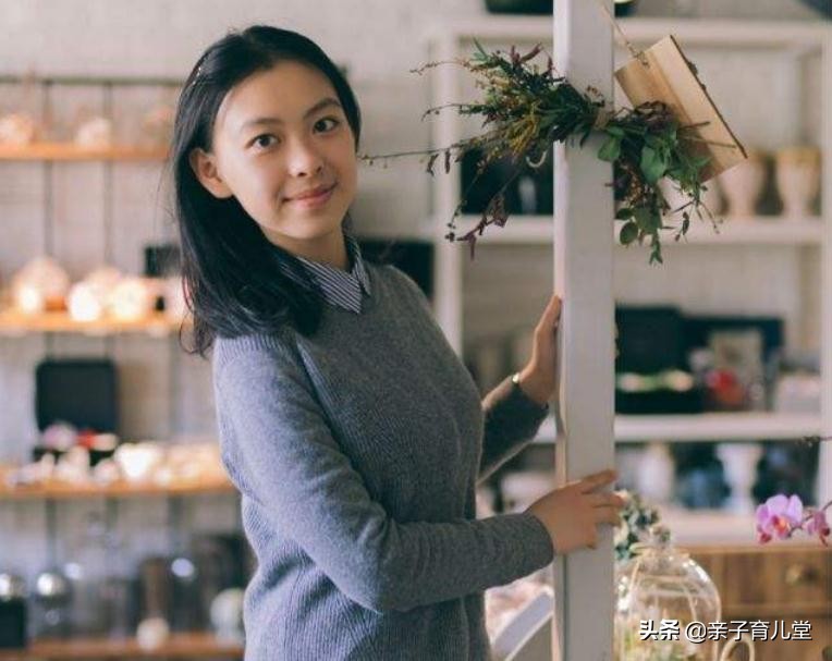 贵州高考美女状元，中考成绩全班倒数第二，却以704分逆袭入清华