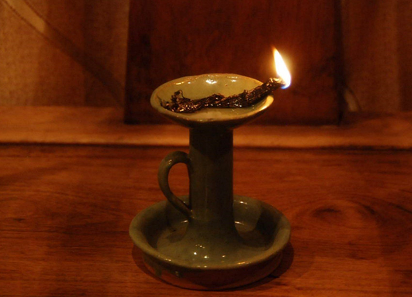 在古代,蜡烛竟然是一种身份的象征,再有钱的家庭也得省着用