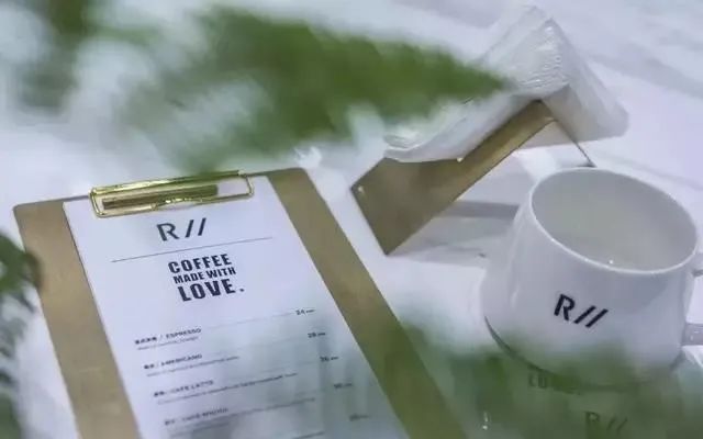 地素进军男装市场，旗下轻奢品牌RAZZLE能否再续地素女装辉煌？