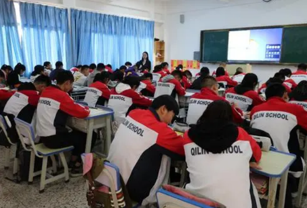 云南“令人惊艳”的高中，一本升学率达92.16%，其中15人考上清北