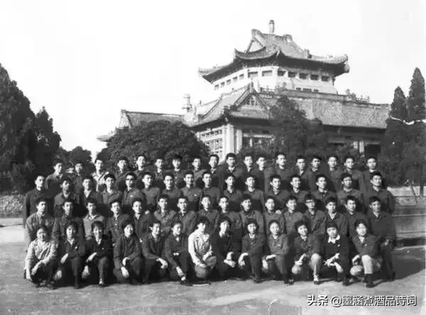 忆往昔：回顾高考40年，每一张照片都是一代人的青春写照