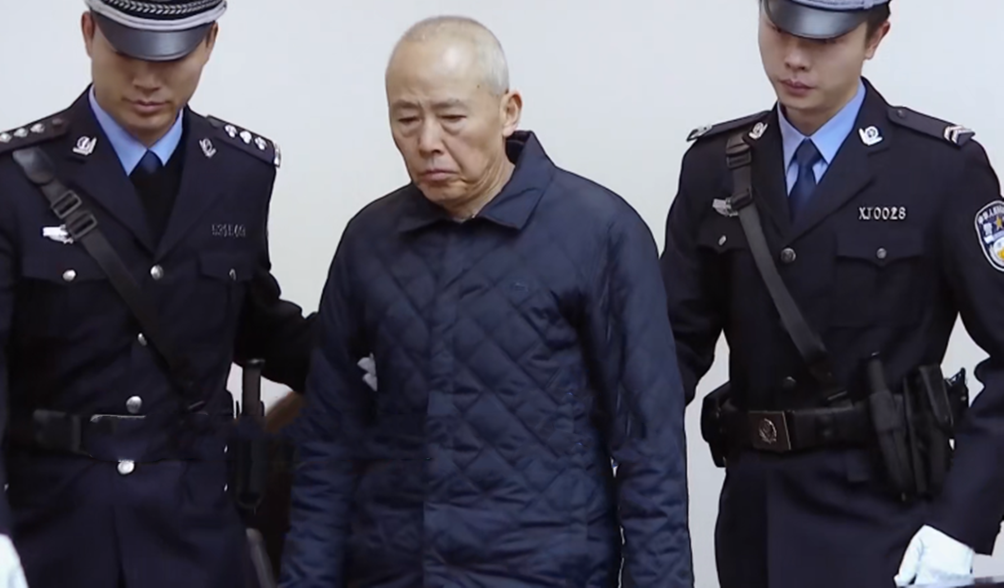 把性侵当成癖好,死刑前流下鳄鱼眼泪,这纪录片揭开他的恶魔人生