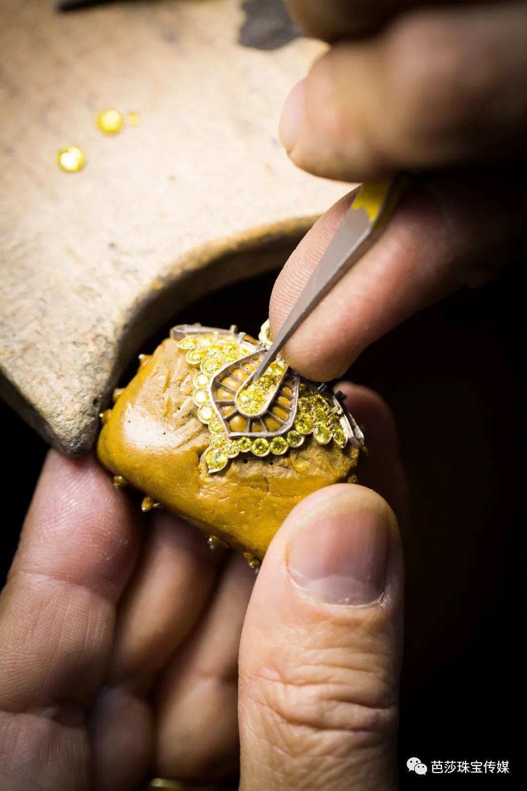 《三十而已》中卖了百万的珠宝真的是高订吗？看看真正的高订珠宝什么样