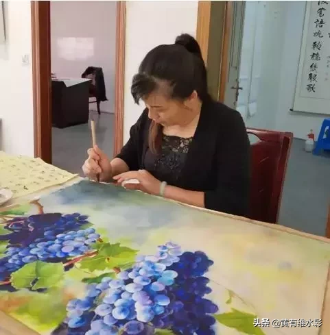 晶莹剔透、颗颗动人,水彩葡萄,真的太诱人了!