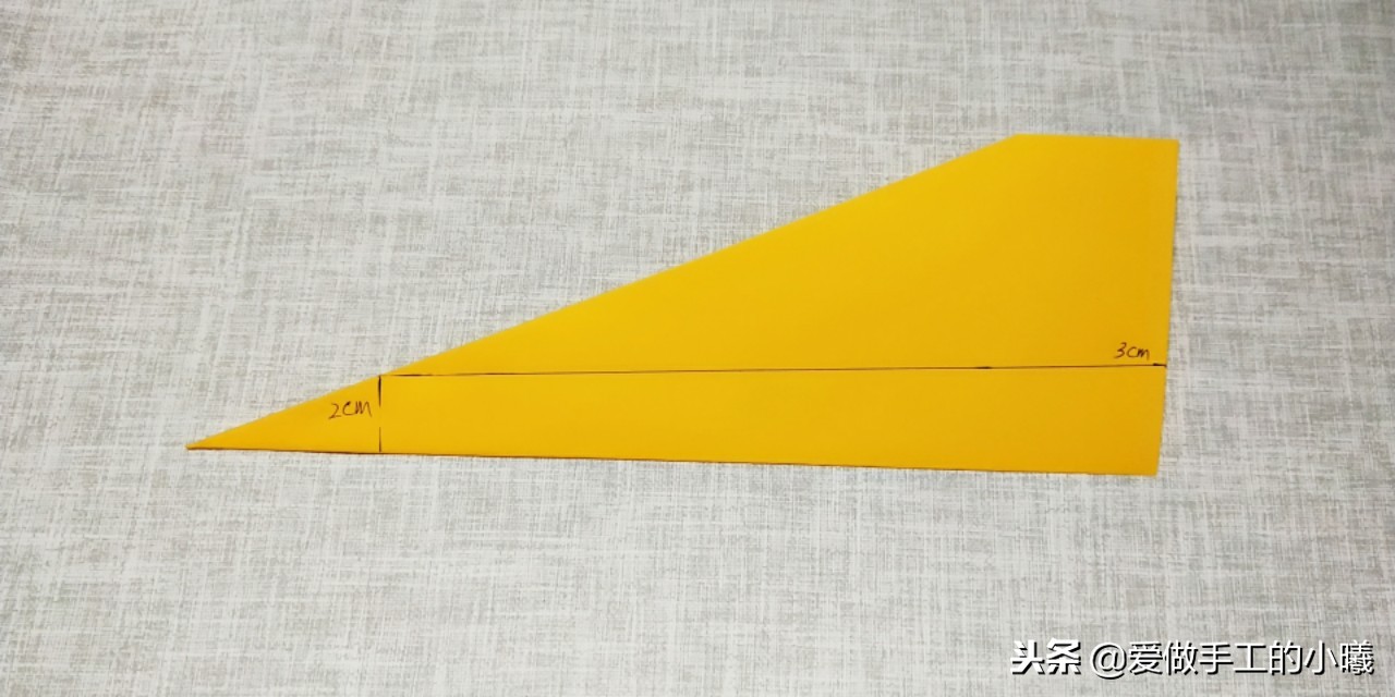 折纸教程：一张A4纸就能完成的折纸飞机，飞行能力棒棒哒