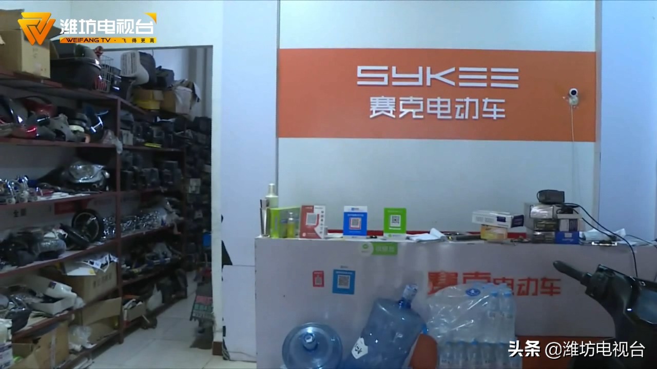 新车使用旧电瓶？找商家理论，以出保为由拒绝免费更换