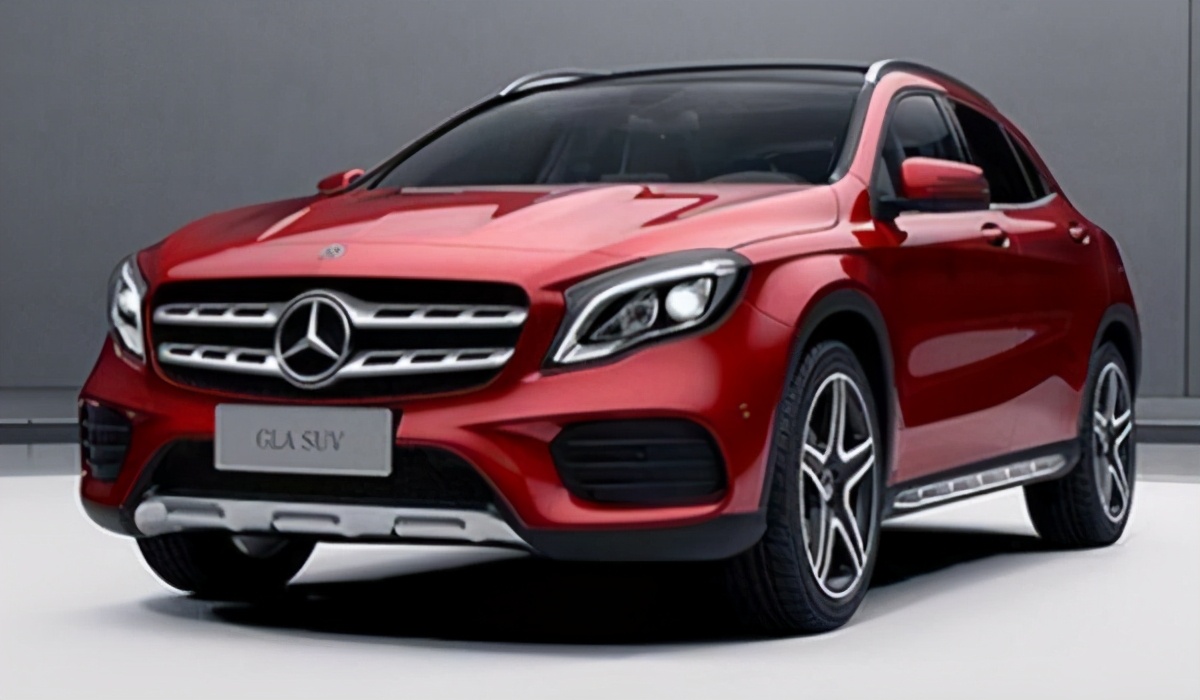 gla作为奔驰体积最小的suv,它的市场定位就是追星个性和运动的年轻人