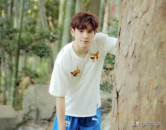 因为高考落榜，让78岁奶奶拾荒陪读的王润泽，出道4年当上了男主