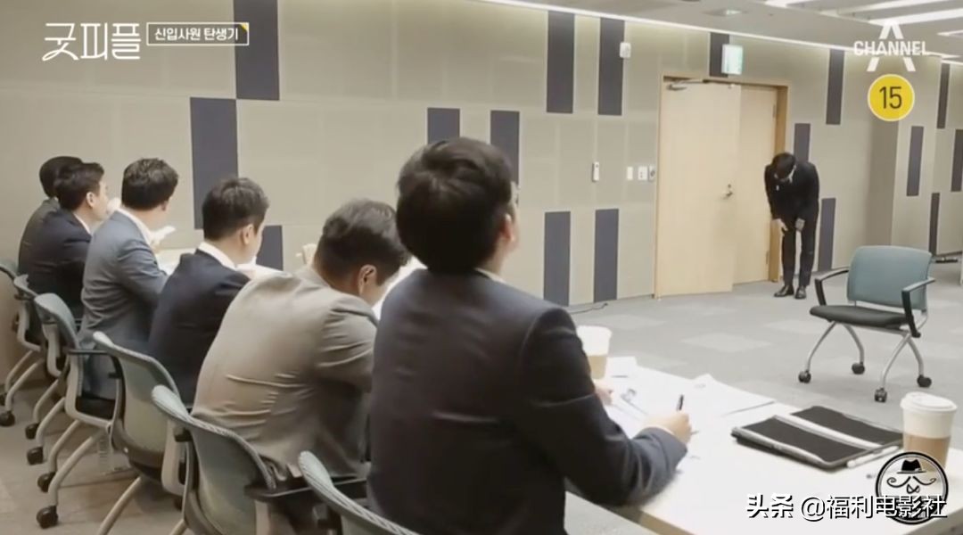 9.5分综艺：8位高材生硬拼2个律师名额，谁不是从当孙子开始的呢