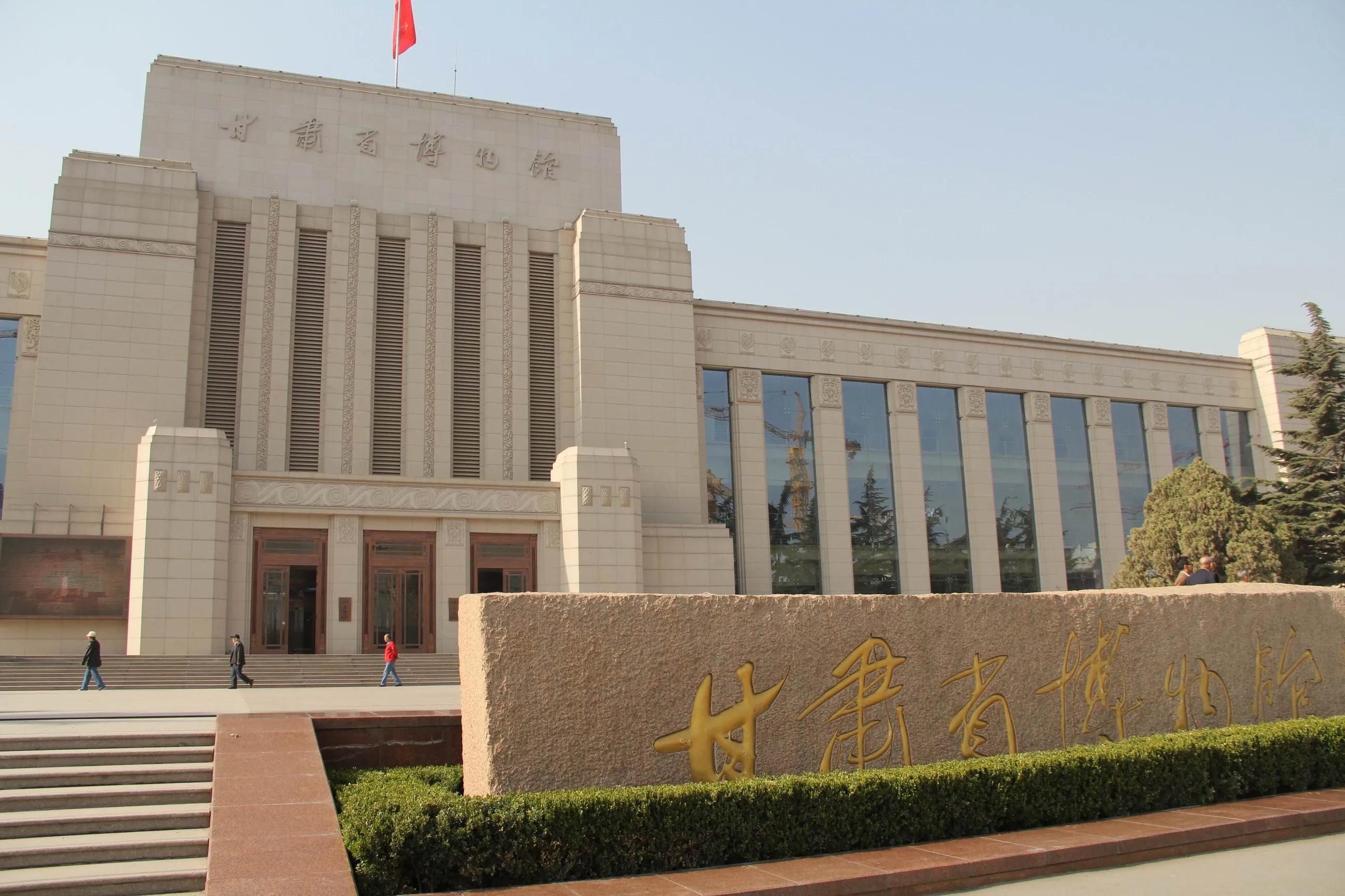 马踏飞燕的正面照，为什么很少人拍？看到正面照后忍不住哈哈大笑