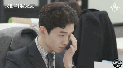 9.5分综艺：8位高材生硬拼2个律师名额，谁不是从当孙子开始的呢